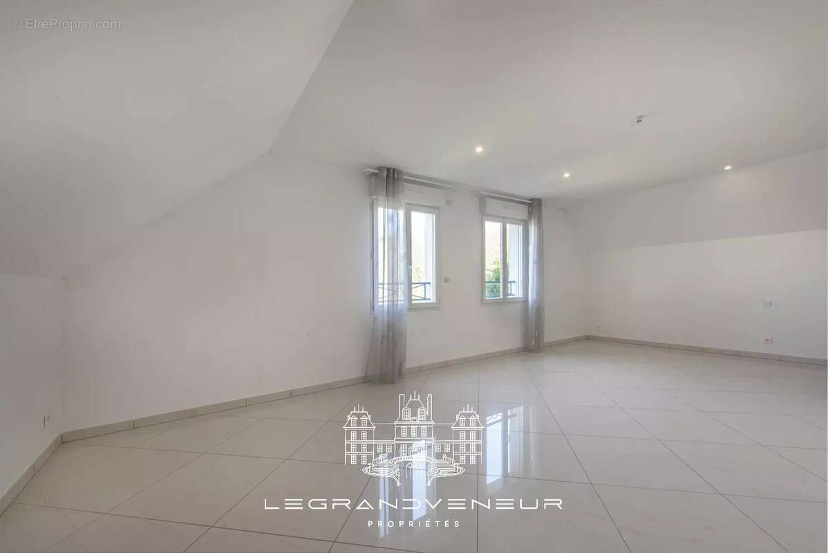 Maison à FONTAINEBLEAU