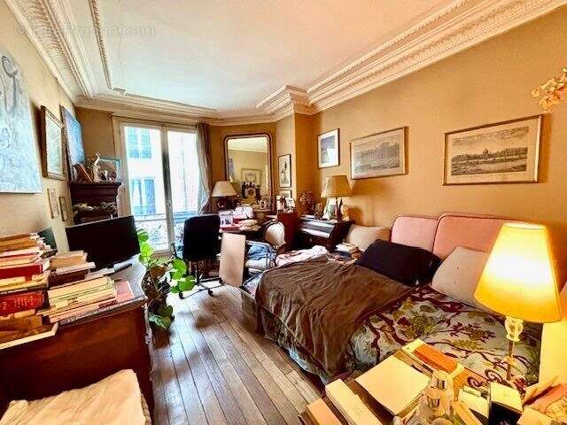 Appartement à PARIS-7E