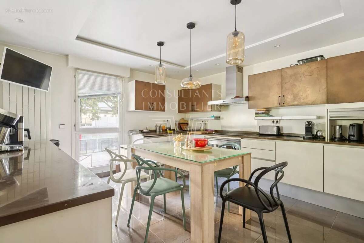 Appartement à LEVALLOIS-PERRET