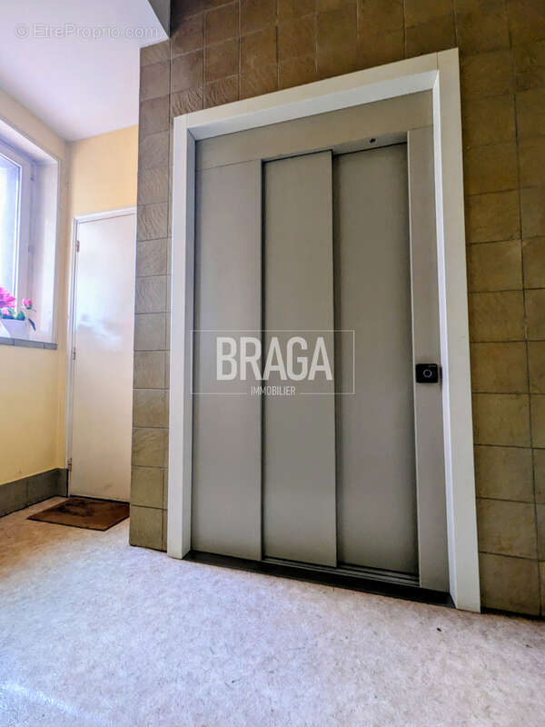 Appartement 80,6 m2 résidence récente avec ascenseur parking privatif + box / cav - photo 9