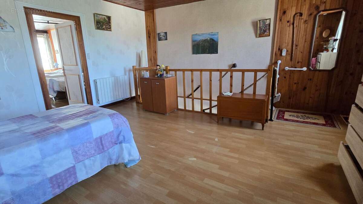 Maison à LE GUE-DE-VELLUIRE