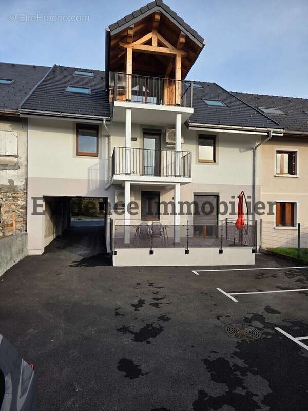 Appartement à GILLY-SUR-ISERE