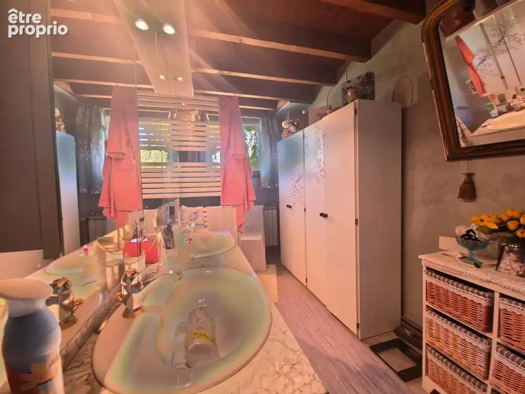 Maison de village de caractère de 173 m², 5 chambres à Champvert - photo 15