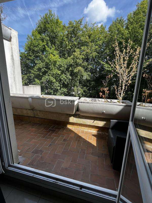 Rare : NOISIEL : Appartement avec balcons, terrasse et garage individuel - photo 6