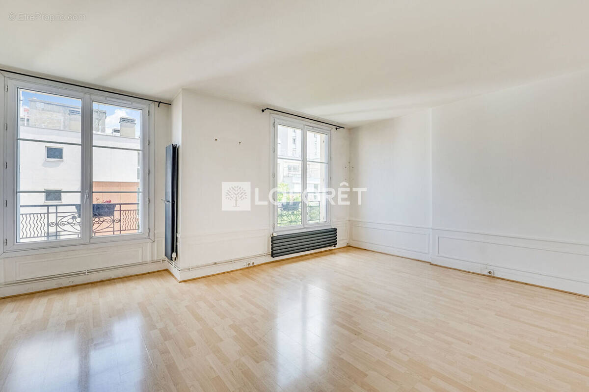 Appartement à PARIS-14E