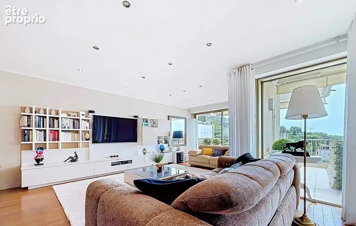Lumineux t3 avec jardin privatif, garage et cave - photo 4