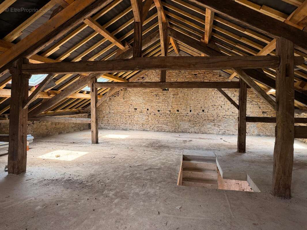 Maison 200 m² à Montarlot-Les-Rioz  - photo 8