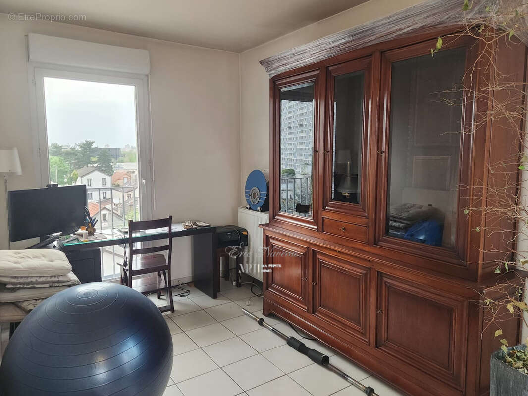 Appartement à LA COURNEUVE