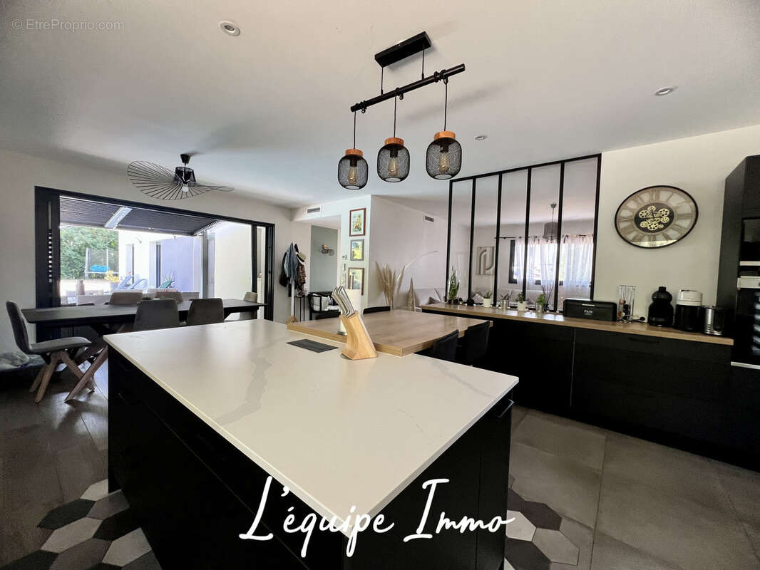 Contemporaine plain pied 154m2 sur 935m2 de terrain - photo 7
