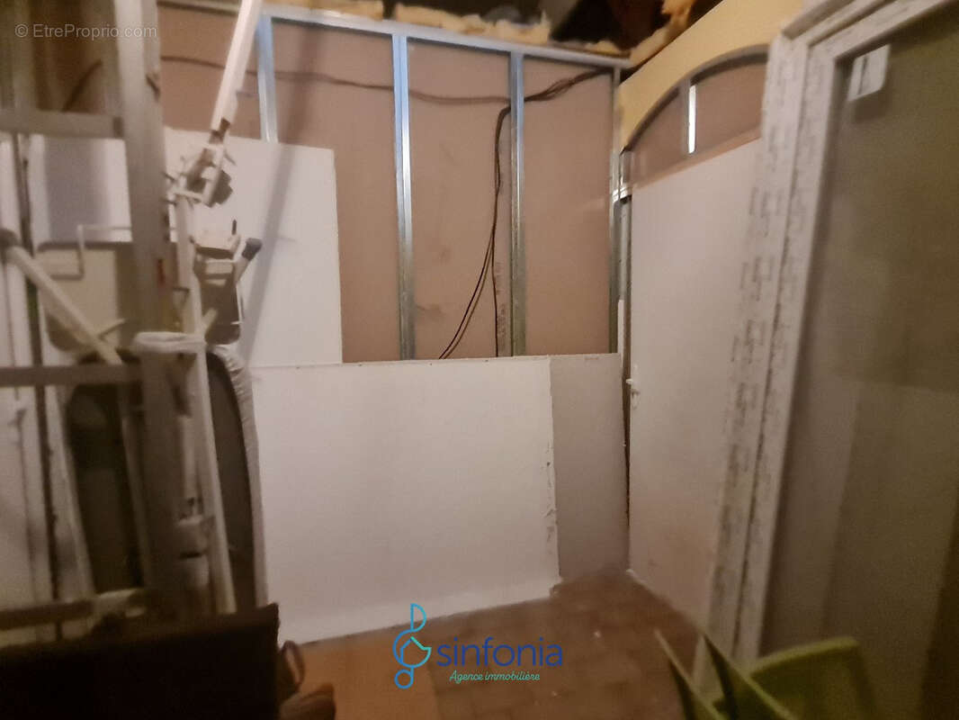 Commerce à REMOULINS