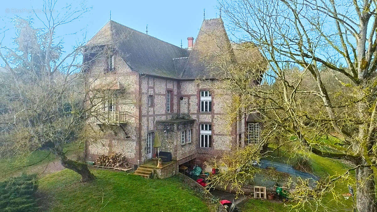 Maison 378 m² à Orbec  - photo 2