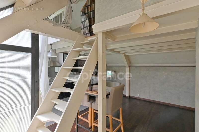 Appartement à MAURECOURT