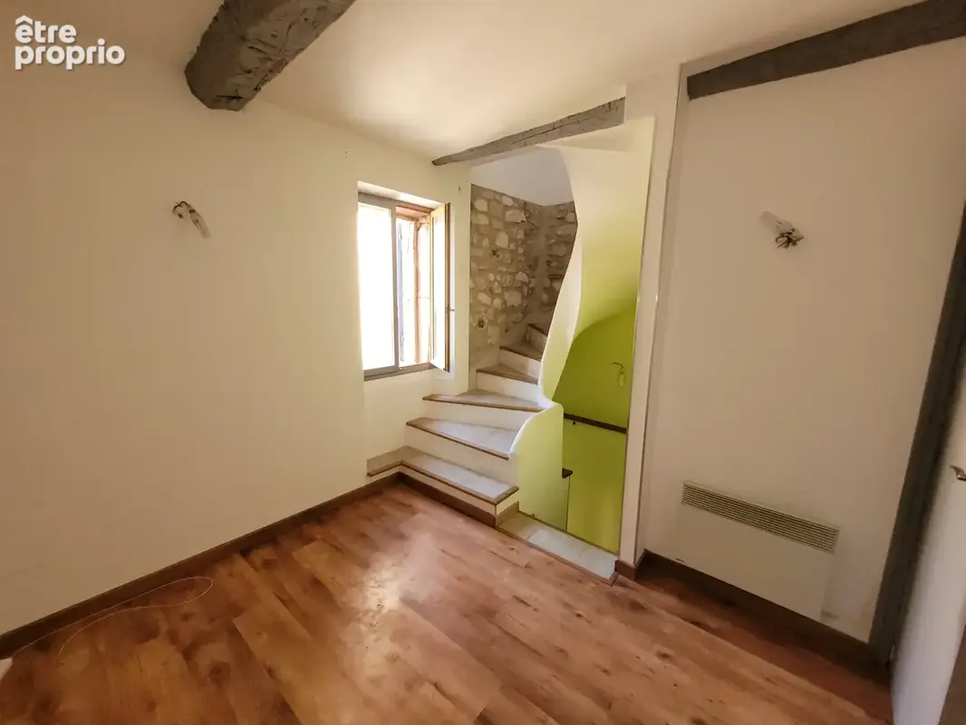 Fleury : Très agréable maison de village de type III avec 2 chambres sur 3 niveaux centre village au calme. - photo 5