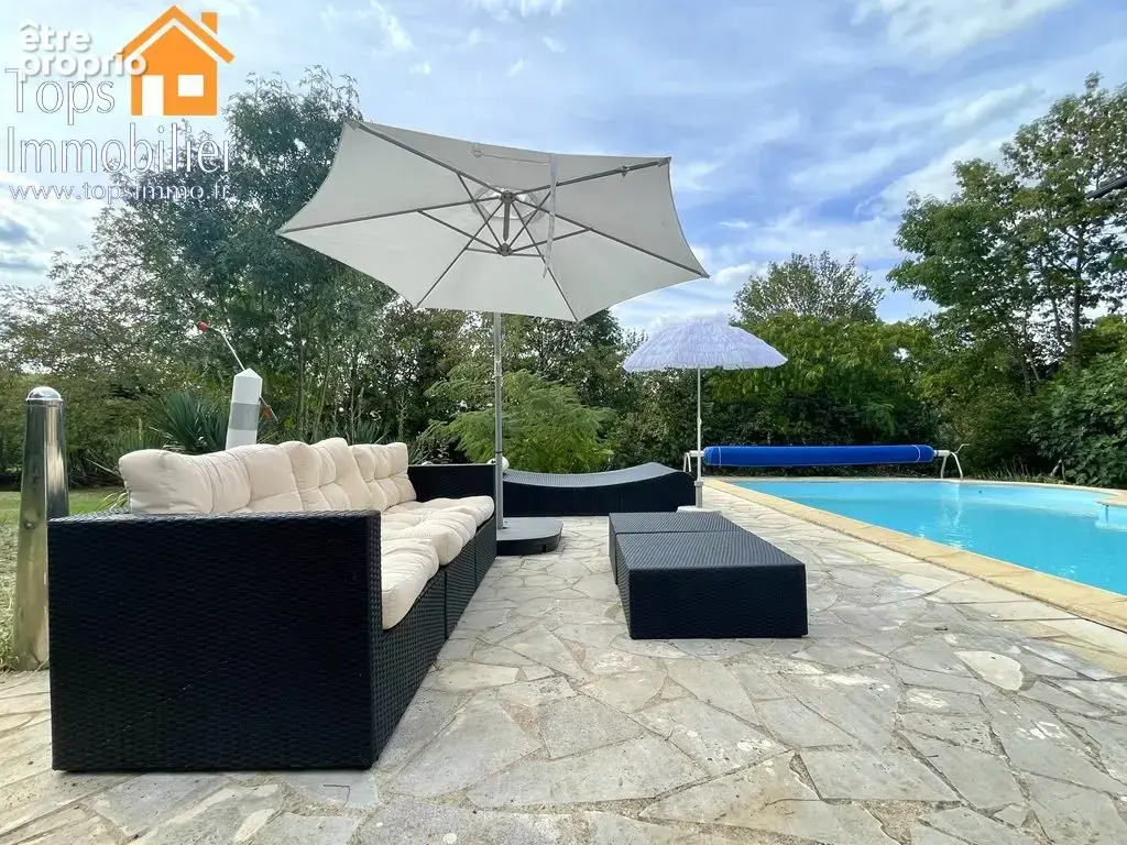 Maison en pierre divisée en deux logements avec piscine et grand jardin - photo 2