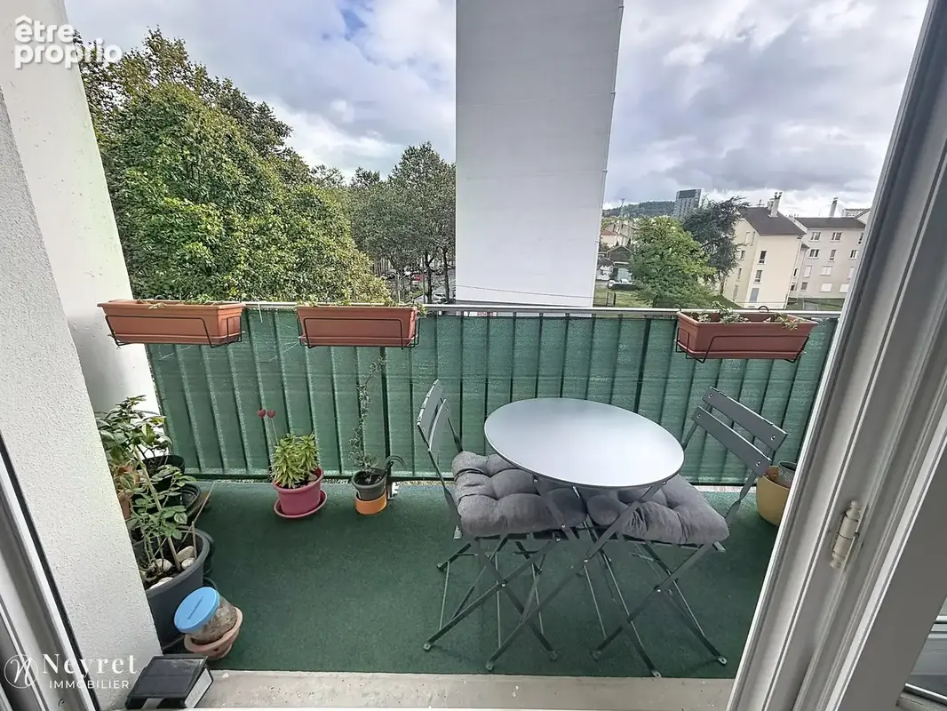 T4 avec garage et balcon chateaucreux - photo 4