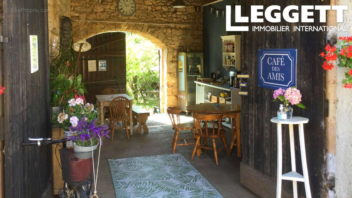 Maison en pierre de caractère avec 3 chambres et une maison d’amis, située à la lisière d’un village très pris - photo 9
