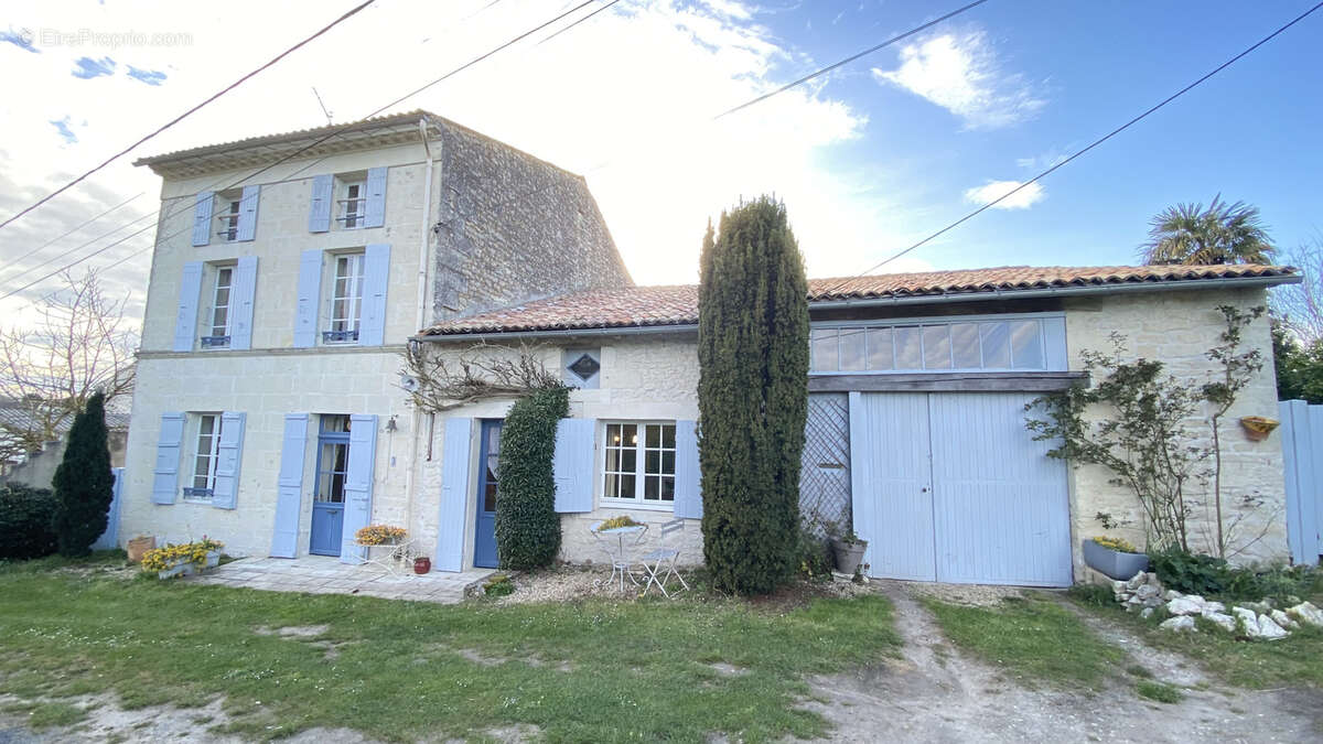 Maison à BOUTENAC-TOUVENT