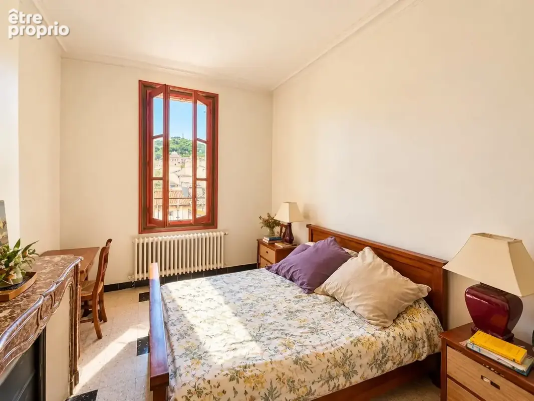 Dans une petite copropriété très bien entretenue, découvrez cet appartement haussmannien T3 traversant - photo 5