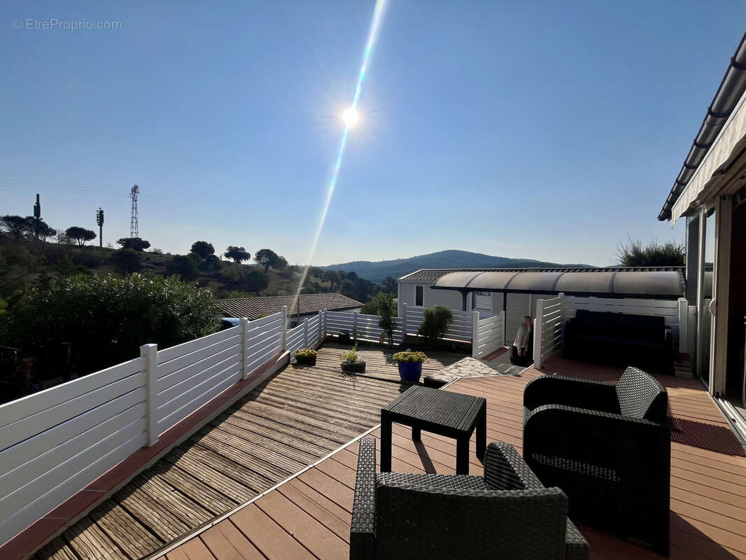 Maison à ROQUEBRUNE-SUR-ARGENS