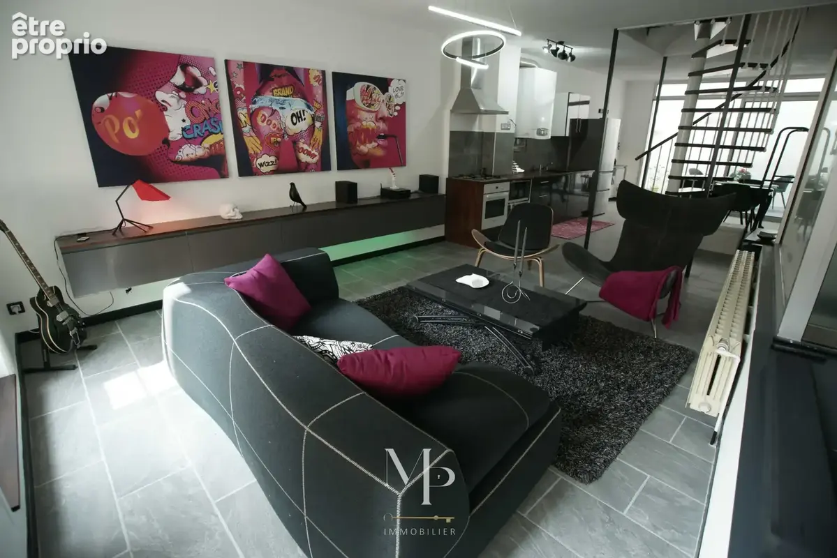 Maison de village avec local rénové, cour intérieure et beaux volumes   Saint-Vallier (26240) - photo 7