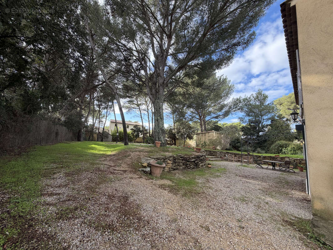 Maison à CORNILLON-CONFOUX