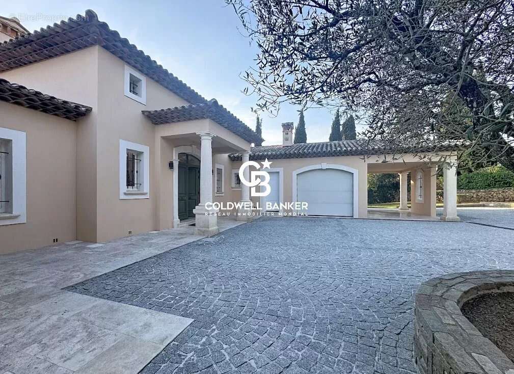 Maison à PUGET-SUR-ARGENS