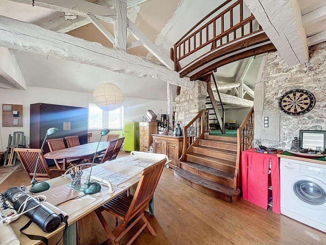 Appartement à CONDRIEU