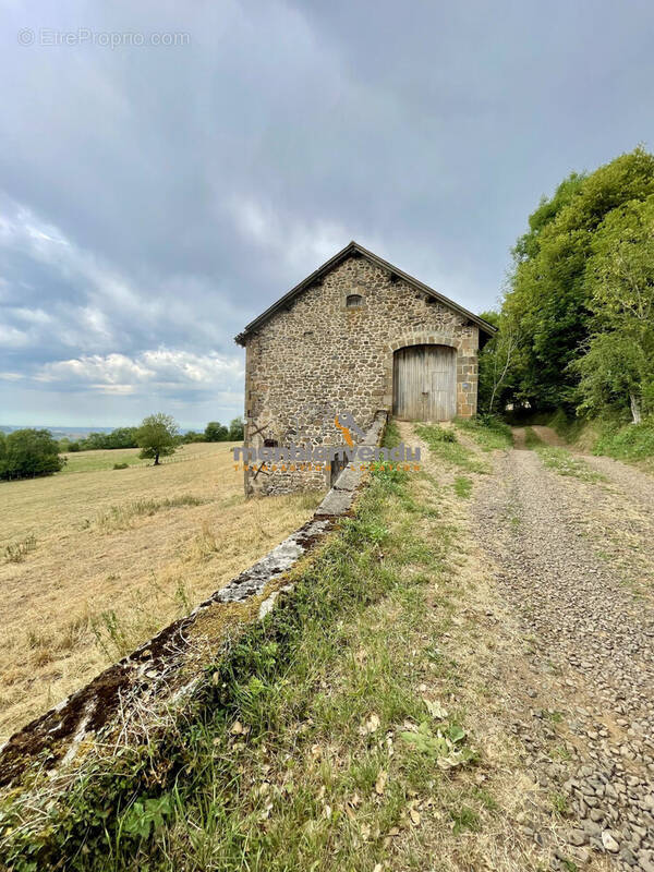 Maison à SAINT-CERNIN