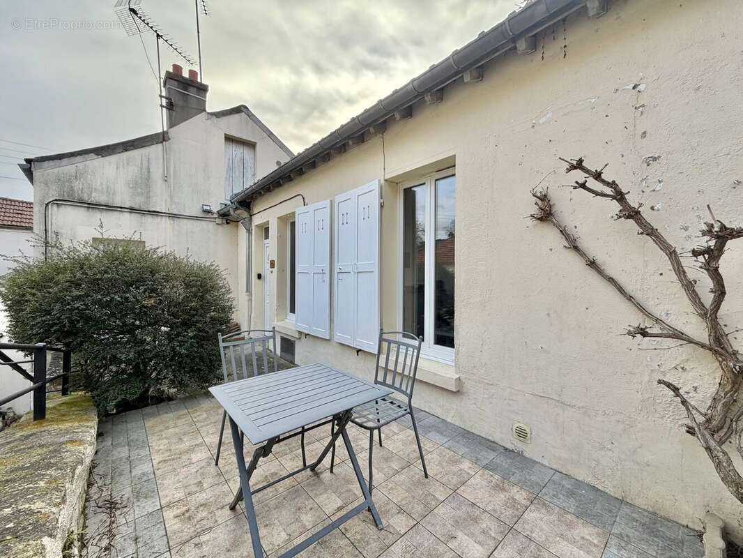 Appartement à VERRIERES-LE-BUISSON
