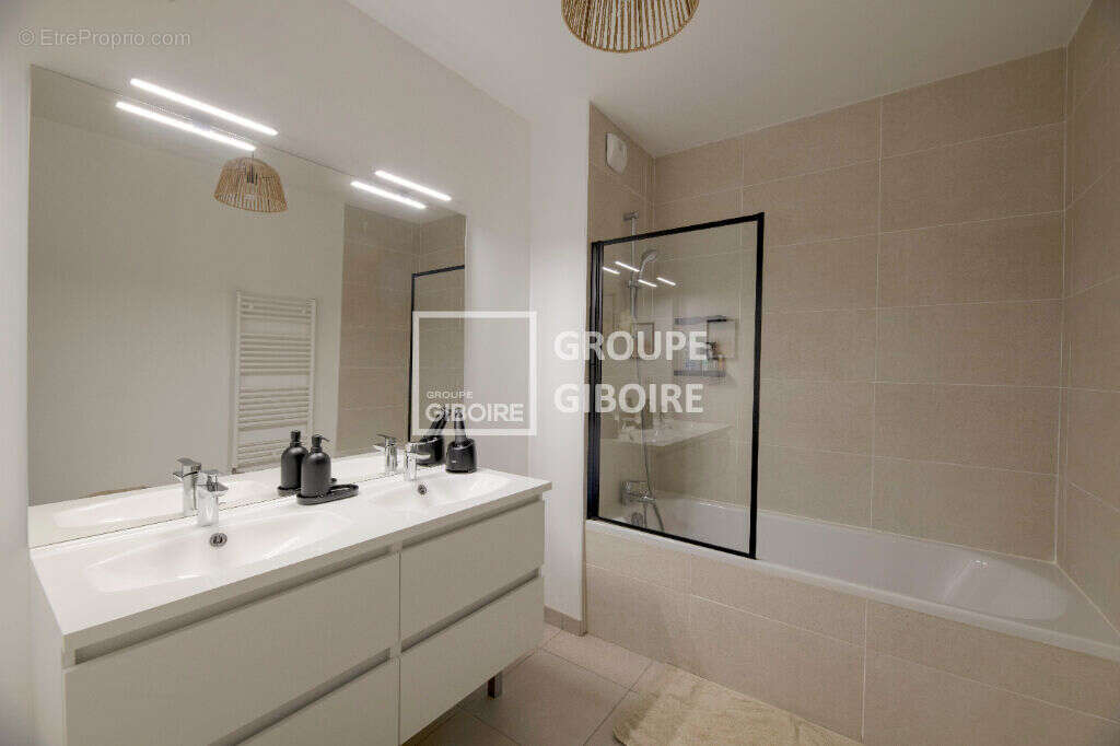 Appartement à VEZIN-LE-COQUET