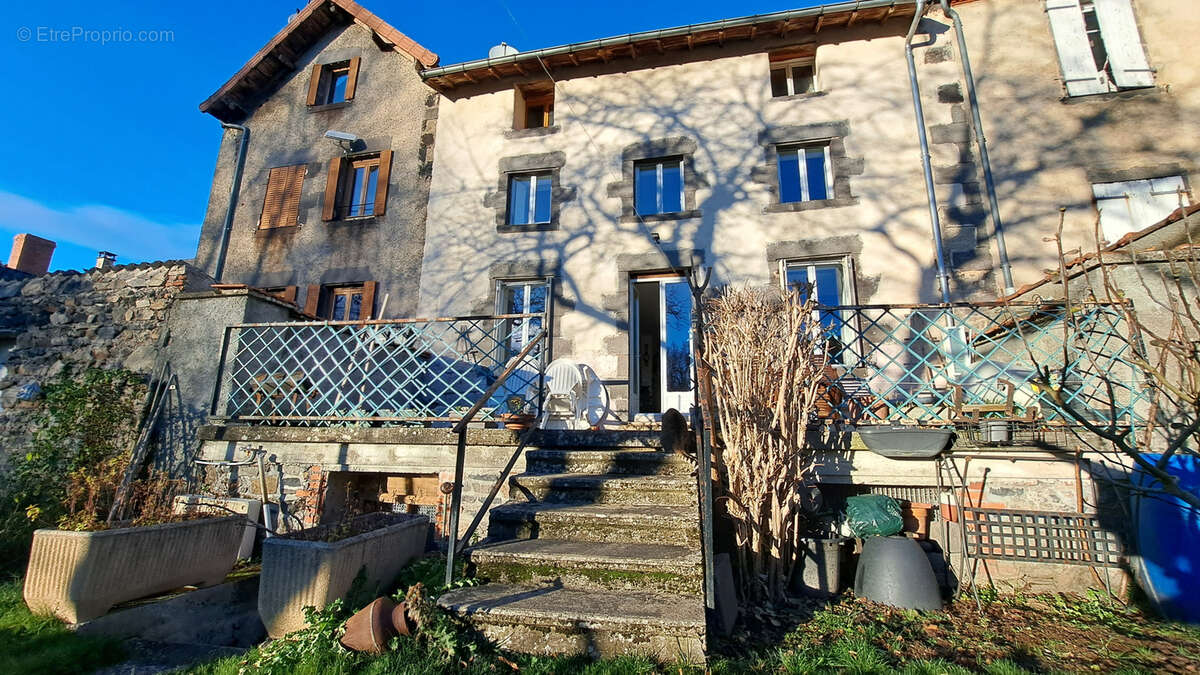 Maison à MANZAT