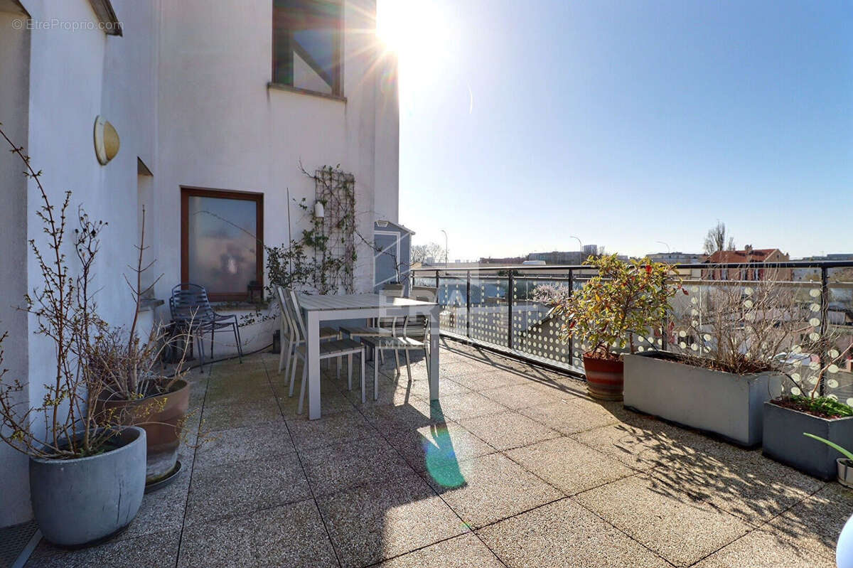 Appartement à AUBERVILLIERS