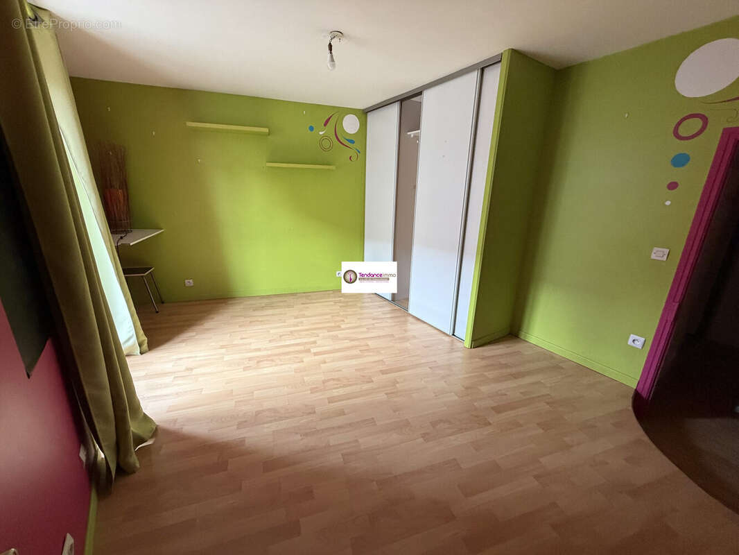 Appartement à LE MELE-SUR-SARTHE