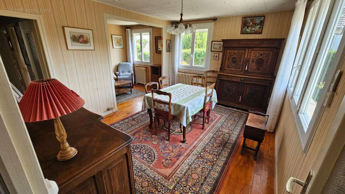 Maison à HOUDAN