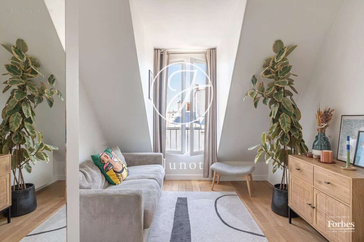 Appartement à PARIS-11E