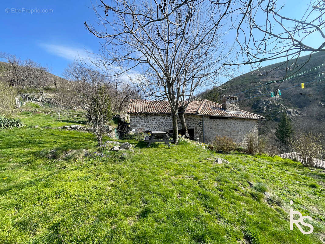 Maison à GENESTELLE