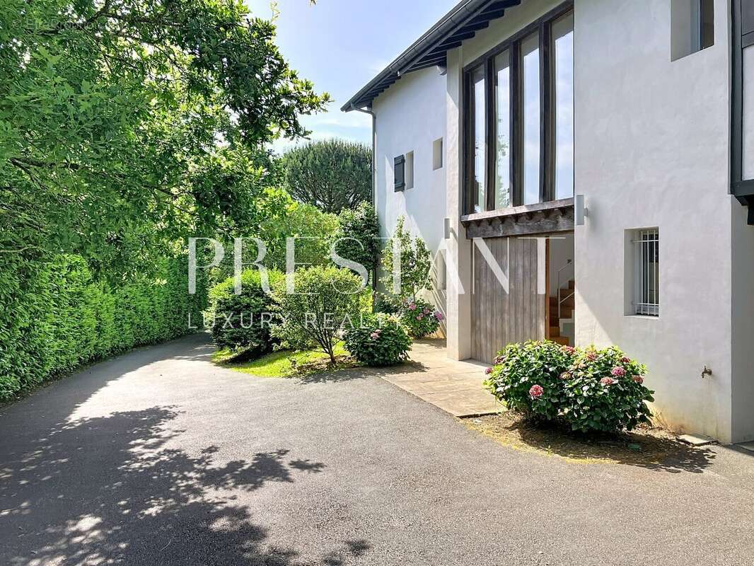 Maison à BASSUSSARRY