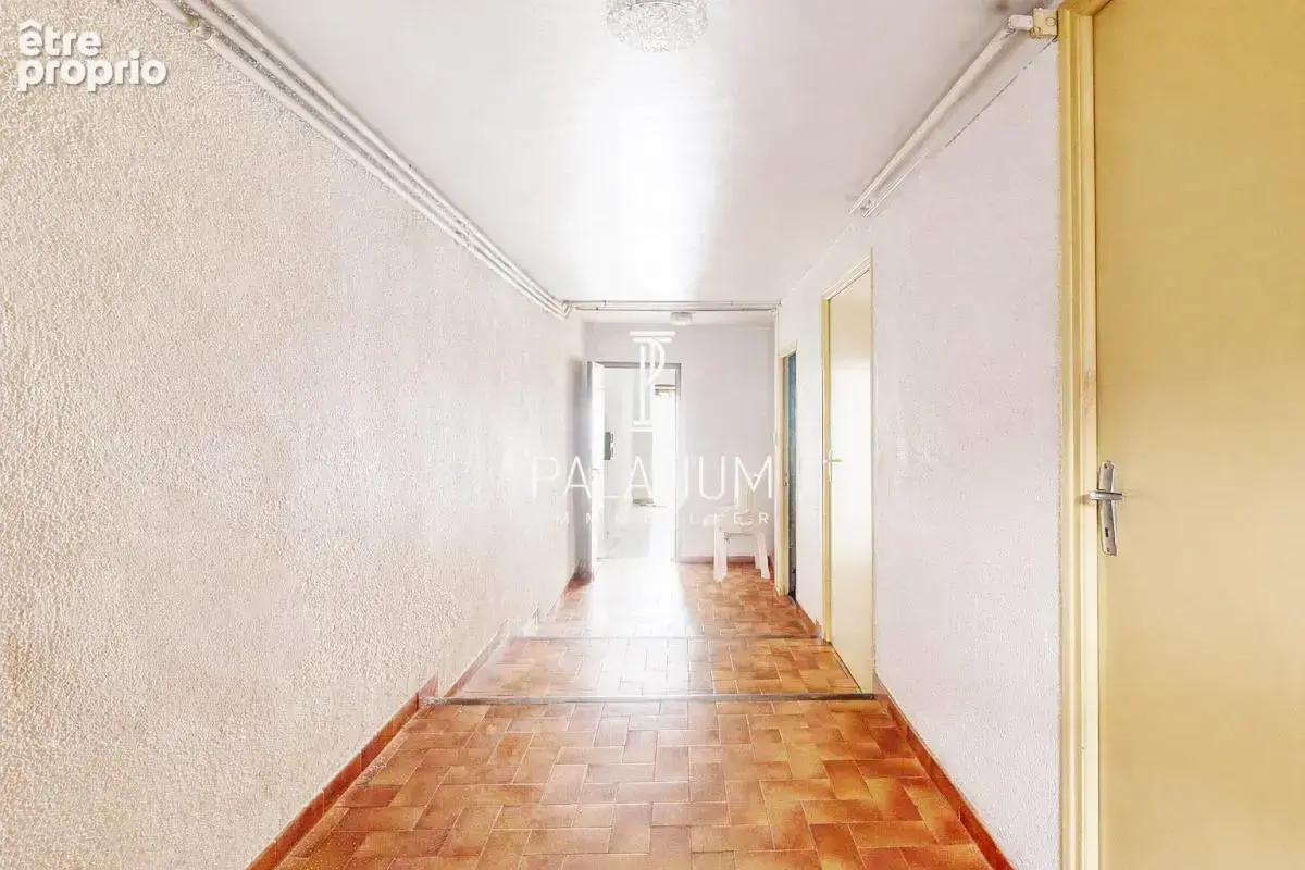 Cave : 4,15 m² - Rez-de-chaussée - Centre Manosque - Pet - photo 2