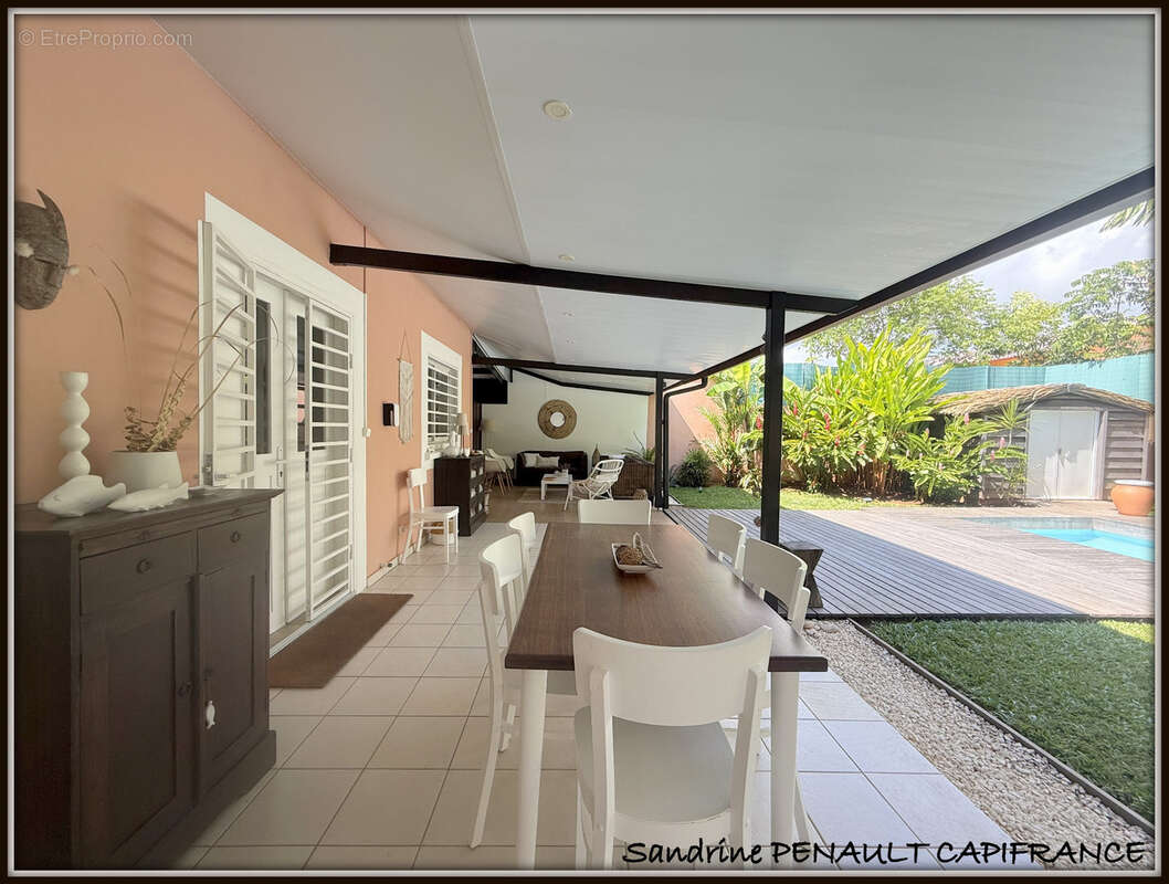 A vendre a kourou (guyane francaise) une splendide maison t4 jumelee de 90 m² - terrain de 297 m² - au prix de 379 000 € - photo 6