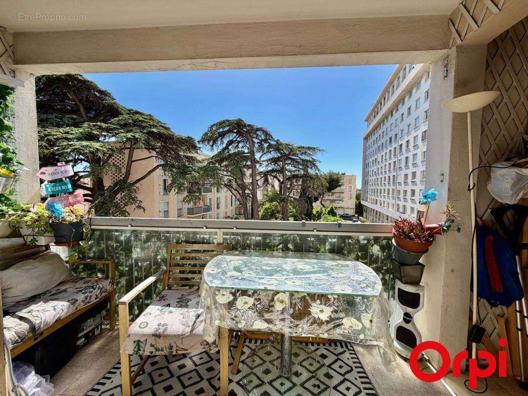 Appartement à MARSEILLE-4E