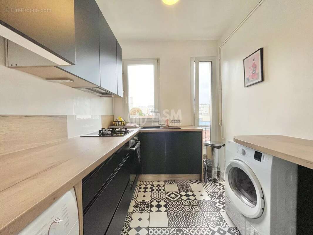 Appartement à COURBEVOIE