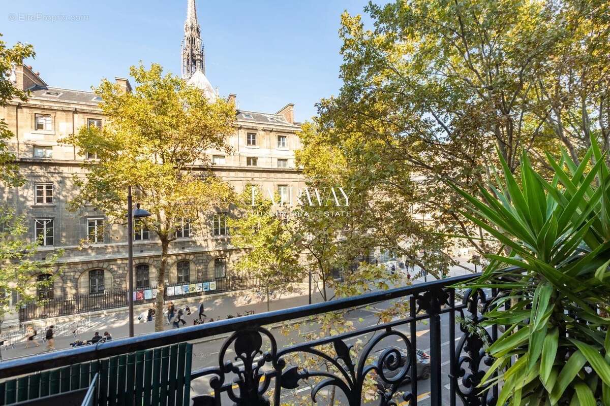 Appartement à PARIS-4E