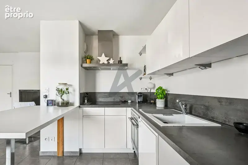 Oullins - Centre: Un appartement T2 de 47m2 avec terrasse et garage - photo 4