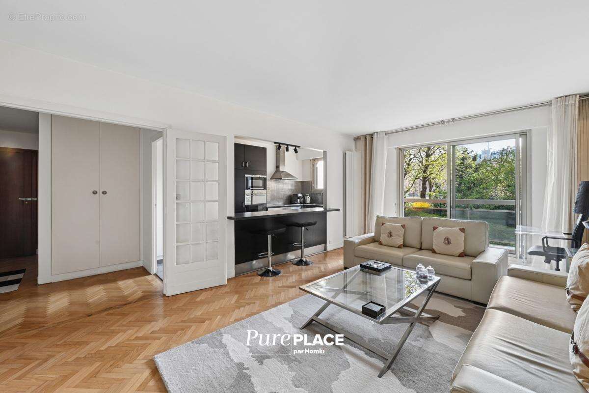 Appartement à PARIS-17E