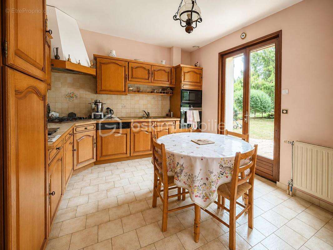 Maison 6 pièces – 143 m² – 4 chambres – Parc paysager de 1 700 m² - photo 8