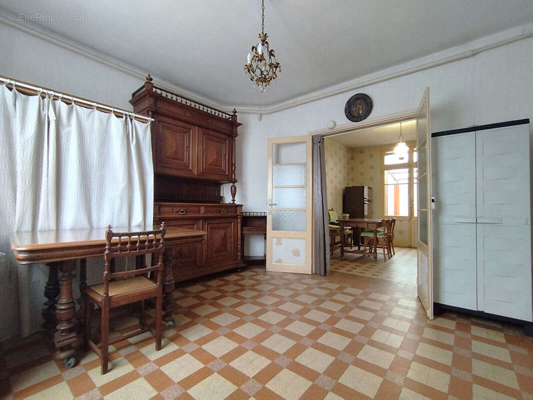 Maison à SAINT-PIERRE-DES-CORPS