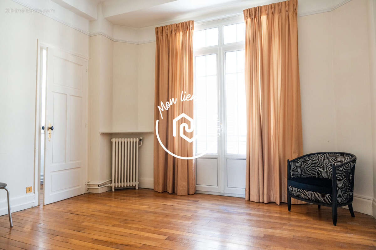 Appartement 147 m² à Tours  - photo 8