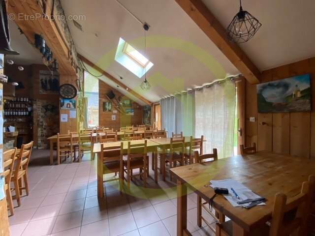 Commerce à SAINT-PIERRE-DE-CHARTREUSE