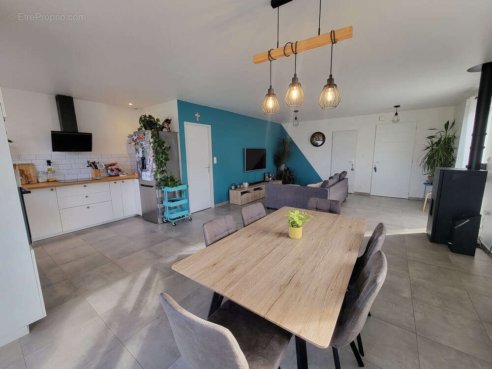 Maison à SALAISE-SUR-SANNE