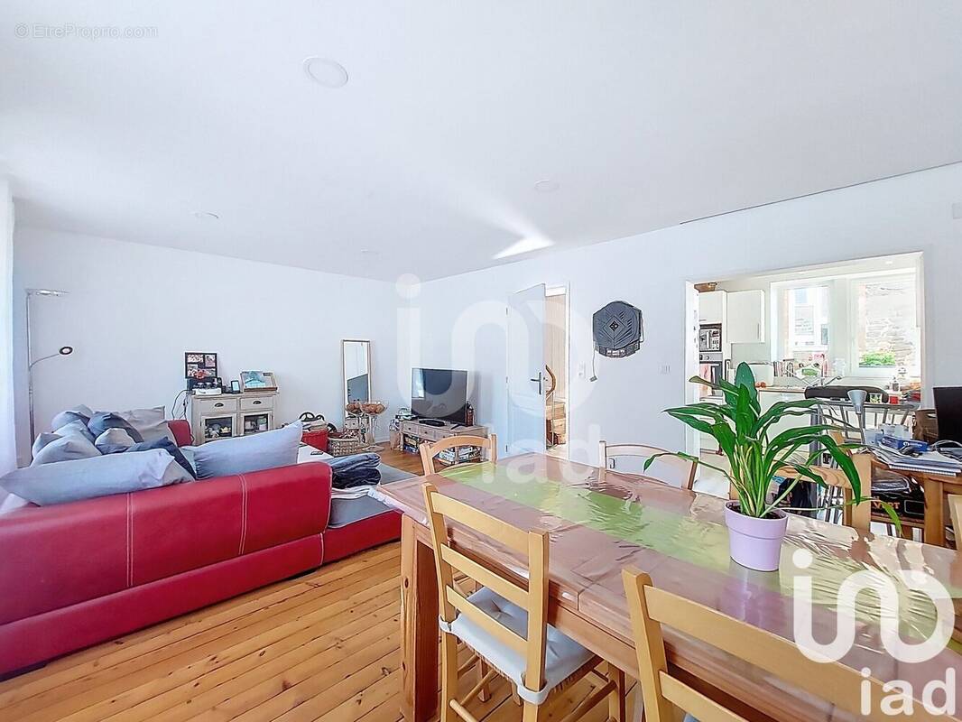 Photo 1 - Maison à CERENCES